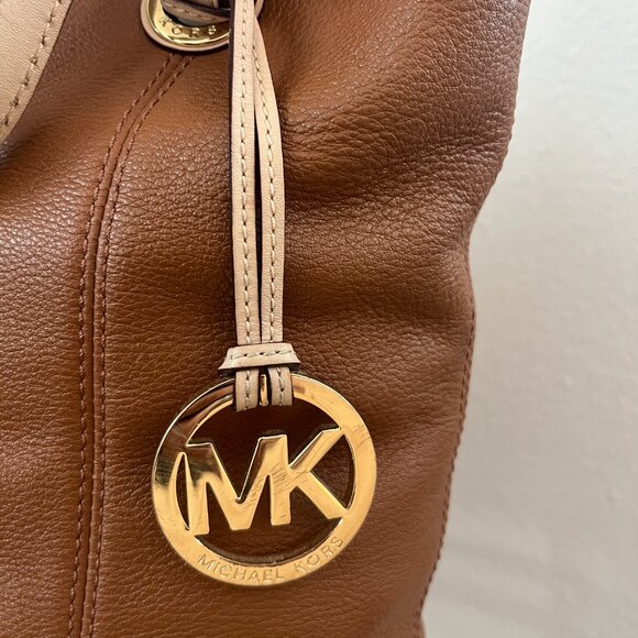 Michael Kors Jet Set Large Camel Brown Leather Tote/ Handbag with Logo Hangtag - Picture 5 of 11
